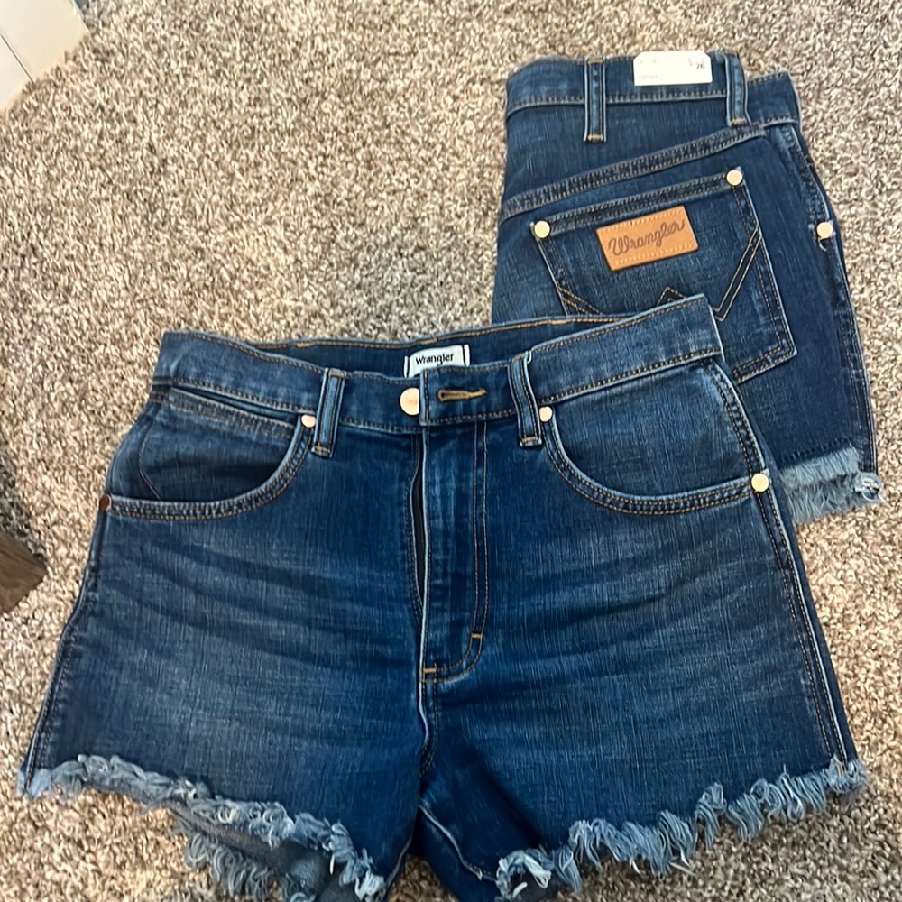 2 wrangler shorts. Style Makenna